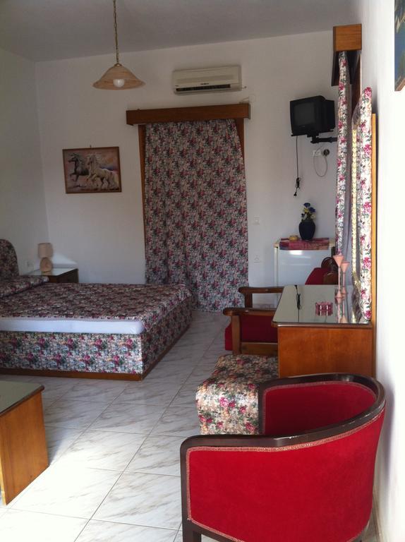 Hotel Porto Milos Adamantas  Pokój zdjęcie